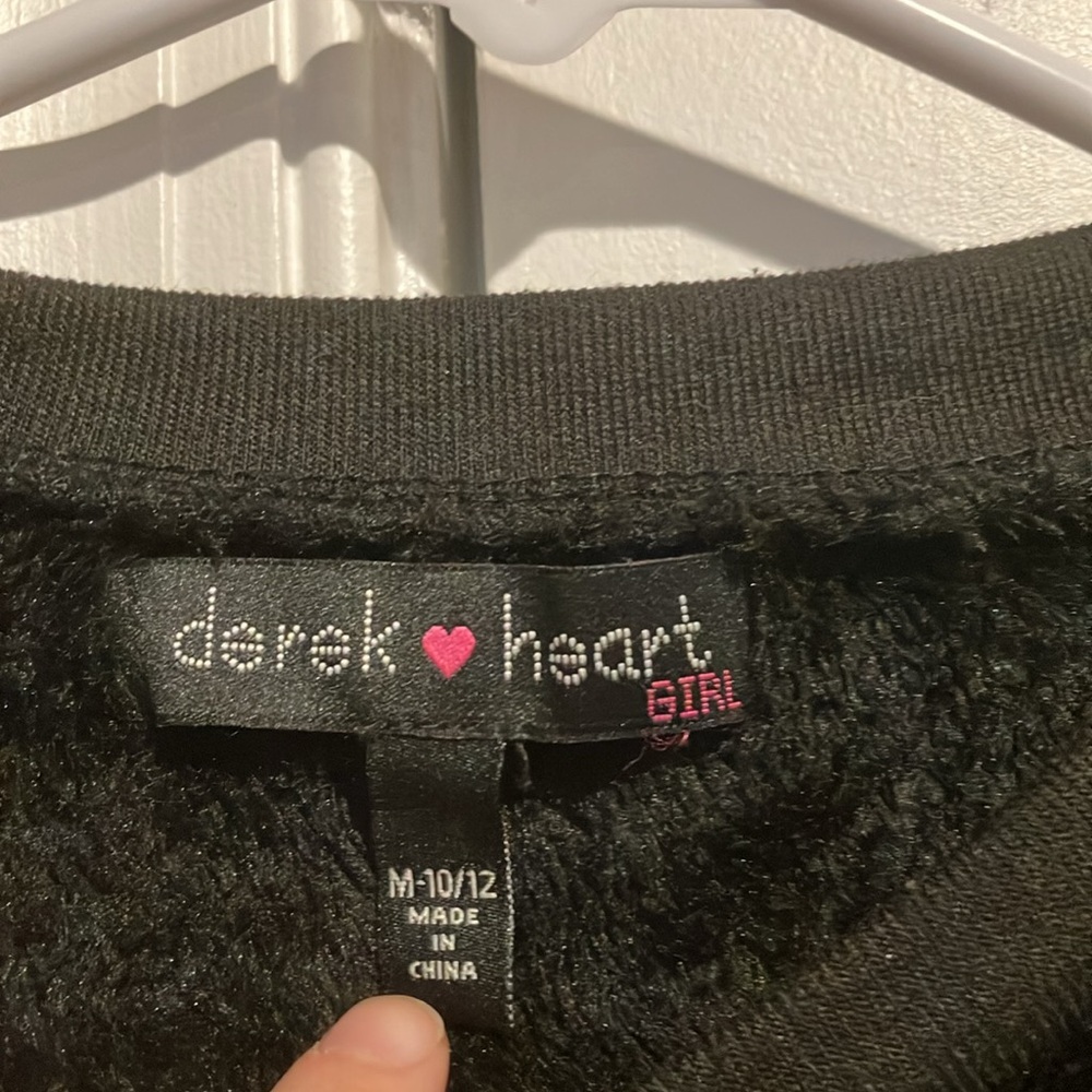 Derek Heart Black Sweater - Picture 3 of 5